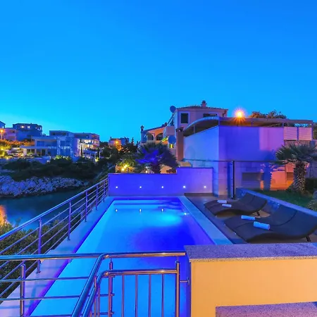 Seaside Family Friendly House With A Swimming Pool Razanj, - 25548 בית נופש רוגוזניצה