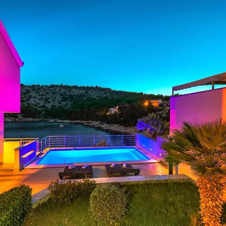 Seaside Family Friendly House With A Swimming Pool Razanj, - 25548 רוגוזניצה