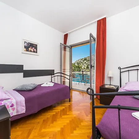 Seaside Family Friendly House With A Swimming Pool Razanj, - 25548 רוגוזניצה