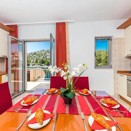 בית נופש Seaside Family Friendly House With A Swimming Pool Razanj, - 25548 *