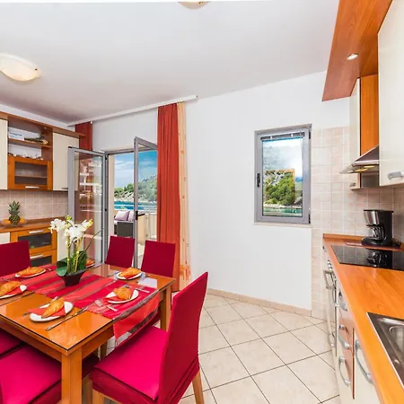 Seaside Family Friendly House With A Swimming Pool Razanj, - 25548 * רוגוזניצה